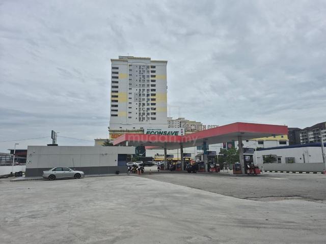 Seri kembangan,Commercial land For sale limited facing main road 1