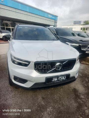 Volvo XC40 Hybrid - Save Petrol - Lady Owner  - 1