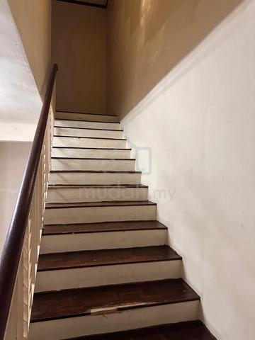 tmn mutiara rini JLN JASA terrace nice reno good condition 2 storey 4