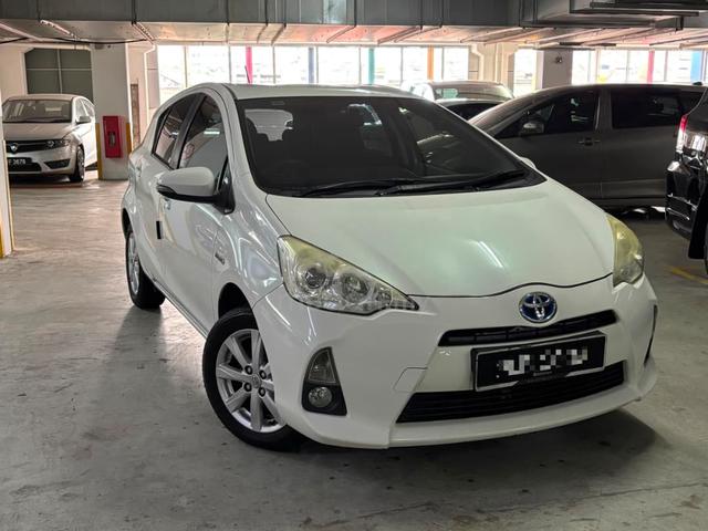 2013 Model: Toyota Prius C (compact hybrid - 1