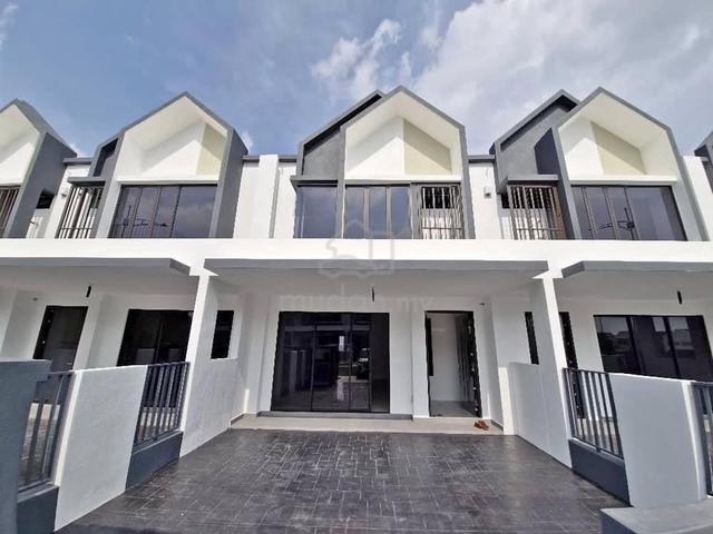 HOT AREA KLIA ! Rumah Besar 22x70 / 24x70 • Akses Mudah ke Highway 1