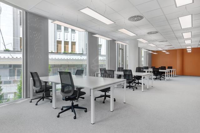 Fully serviced office for 5 in Signature Menara Merdeka 118 1