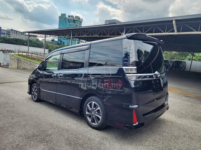 2021 Toyota VOXY 2.0 ZS KIRAMEKI III (A) - 4