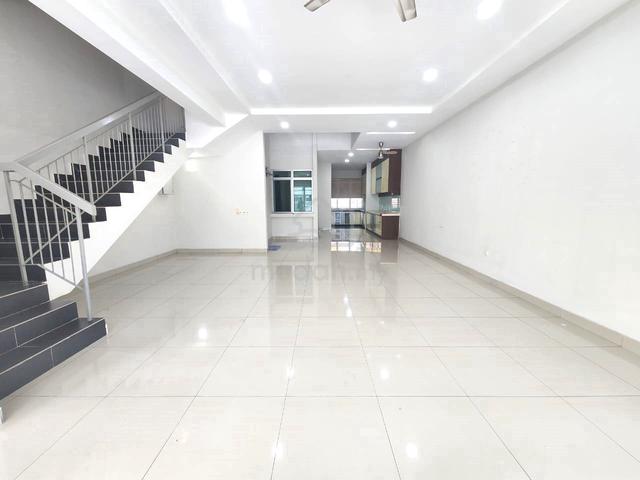23x80, Big Size, Gated Guarded, 2 Storey, Perennia, Bandar Rimbayu 1