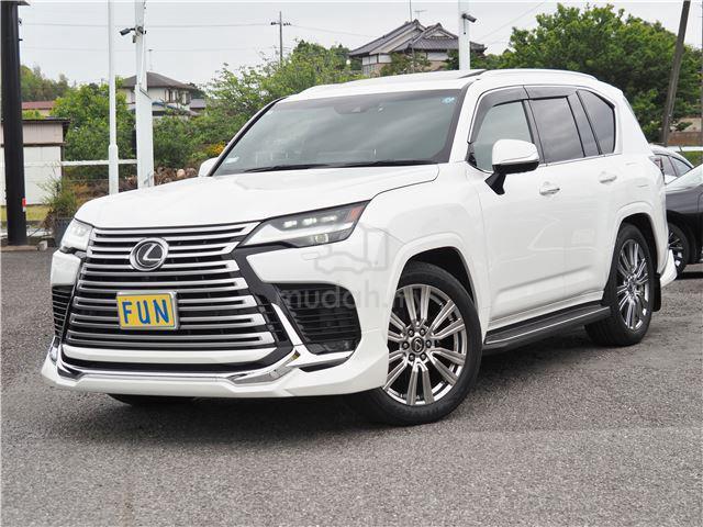 2023 Lx600 EXECUTIVE BLACK INTERIOR +MARK LEVINSON - 1