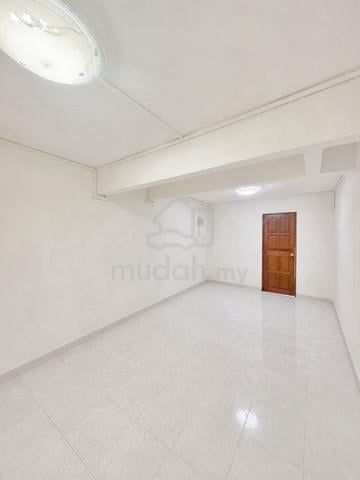 Jalan Desa Molek, Taman Desa Molek, Pontian, Double Storey Low Cost 1