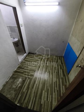 Bilik master dengan tandas untuk di sewa di Petaling Jaya (dekat KTM) 1