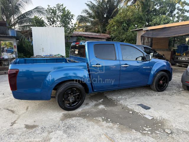 2016 Isuzu D-MAX 3.0 V-CROSS 4x4 (A) - 2
