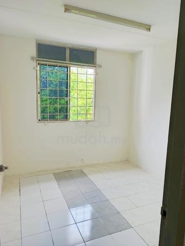 Bukit Cheras Apartment (Block 8 & 10) 3