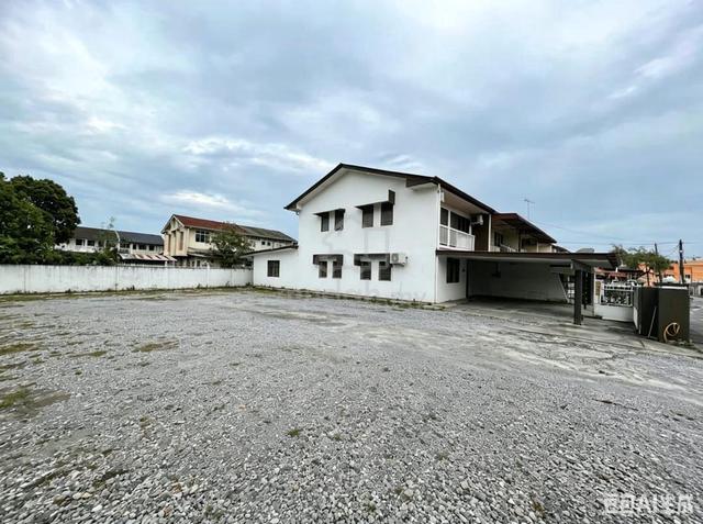 Sturong Double Storey Terrace Corner near Stutong Market 1