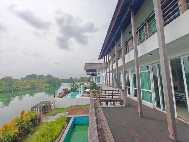 Emerald Bay 3 Storey Corner Island Villa 4bed Fully Furnish & Renov JB 1