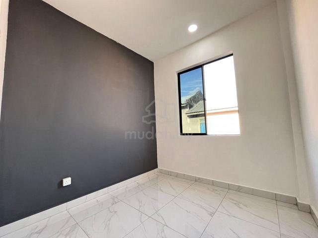 Flat Taman Pelangi Indah 4