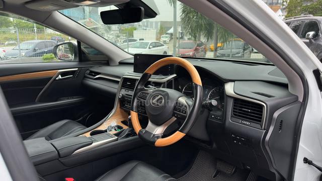 OFFER Must View 2020 Lexus RX300 2.0 VERSION L - 5