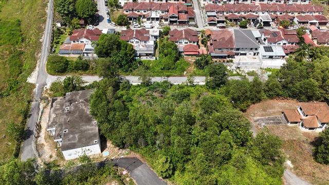 Tanah Lot Banglo Di Saujana Utama 10,279 sqft MURAH 1