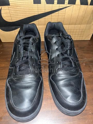 NIKE EBERNON Low Black Like New - photo 4 of 6