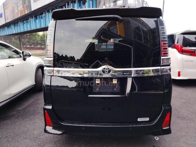 2021 Toyota VOXY 2.0 ZS KIRAMEKI III (A) OFFER 21 - 3