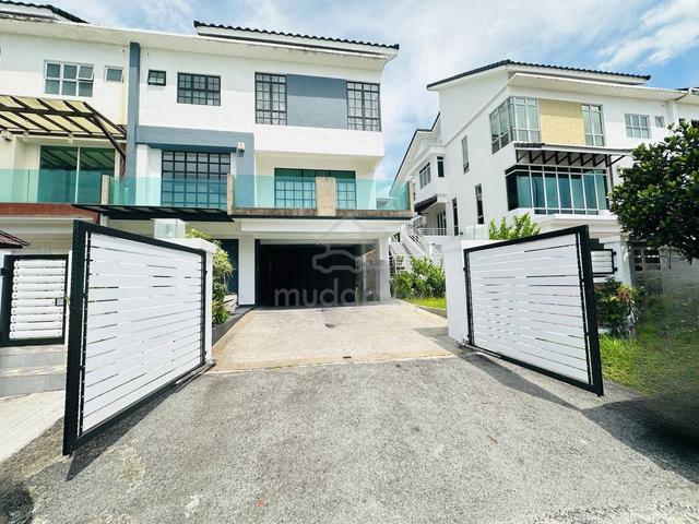 NEW RENOVATED Semi D 2.5 Storey Saujana Villa, Kajang 1
