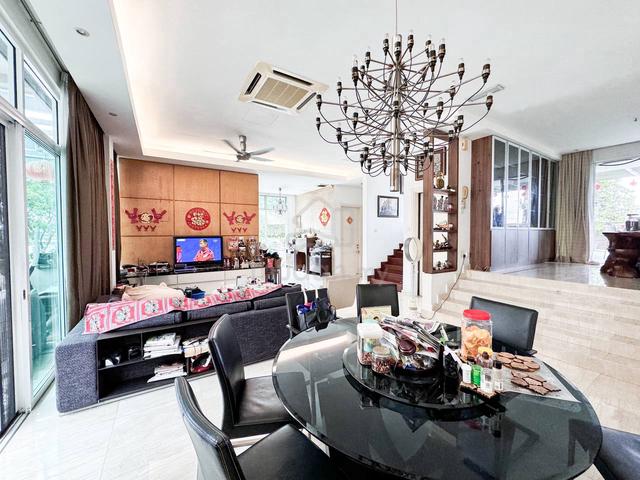 Corner Unit Facing Open Saujana Glenmarie Shah Alam 1