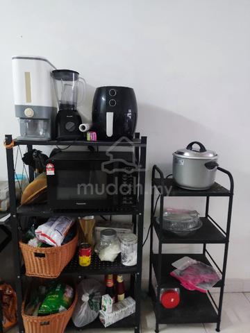 Medium room. Comes with parking and non sharing bathroom 2