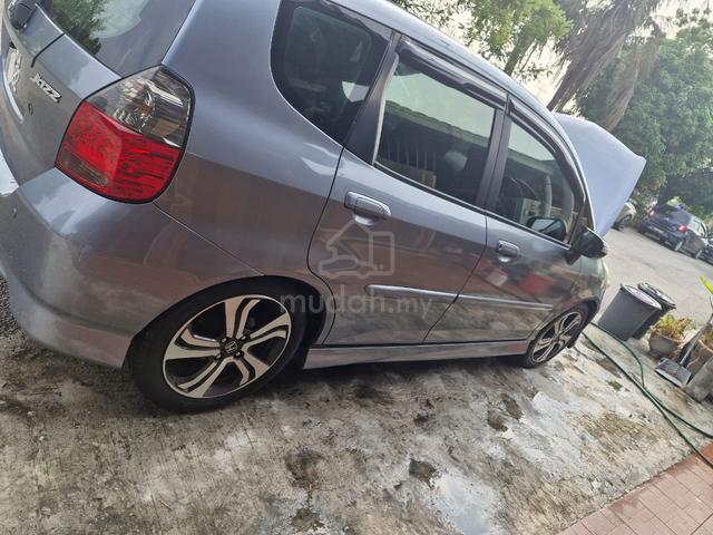 Honda Jazz 1.5 Vtec GD3 Ori CBU Thailand type s - 4