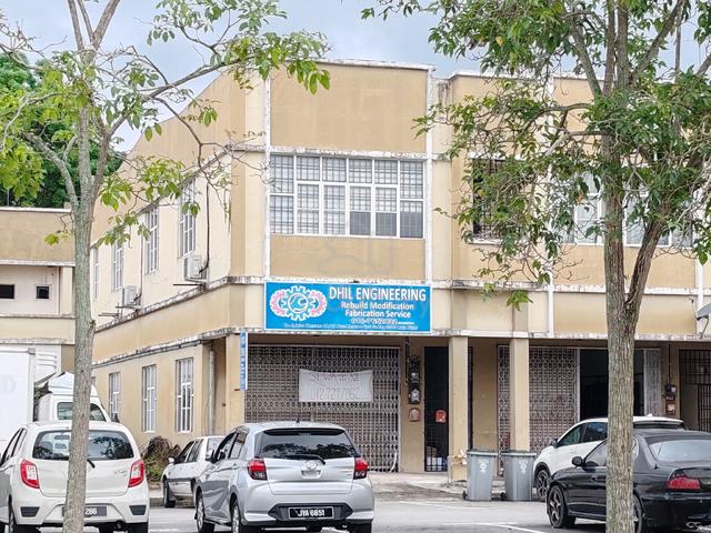 Batu Pahat Sri Gading End lot Ground floor for rent 1