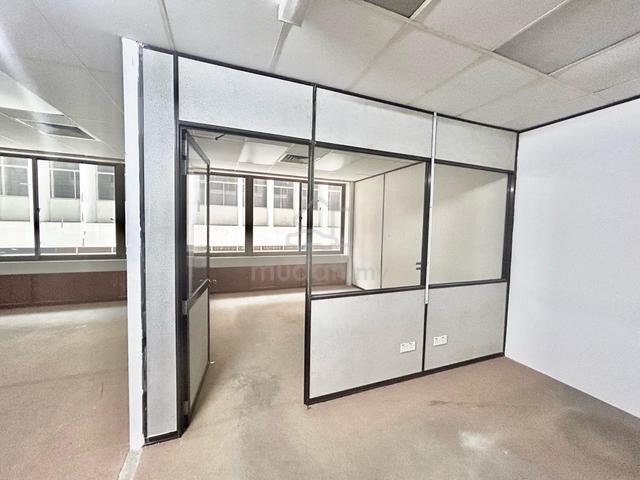 Green Hall Office 880sqft Georgetown Church Street Partition 2