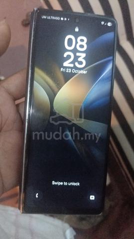 Samsung z fold 4 - photo 2 of 6