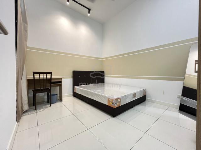 Skypod, Puchong Medium Room For Rent Fully furnish Near LRT station 1