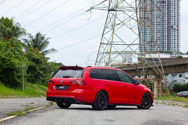 2017 Volkswagen Golf R Wagon MK7.5 D/Owner - 2