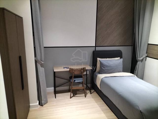 (Rental Room) Premium room | Female | Near MRT | WiFi | Kepong 1