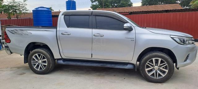 2017 Toyota HILUX REVO 2.8 G (Auto) - 3