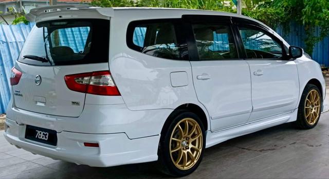 2015 Nissan GRAND LIVINA 1.8(A)Blacklist - 4
