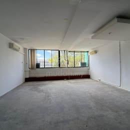 NEWLY RENOVATED🔥 KING CENTRE 2nd SECOND FLOOR SHOPLOT for rent 1