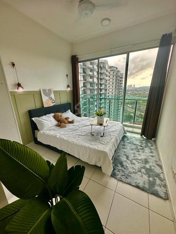 MASTER ROOM Female unit 7 mins Walk to MRT @ The Zizz Damansara Damai 1