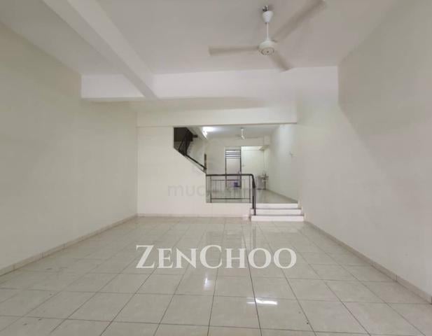 3 Storey Terrace House In Jelutong Original For Rent 1