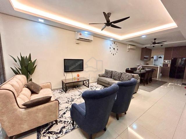 100% Loan, Reno Unit, 3 Storey 7room 7bath , Bangi Avenue , Seri Putra 3