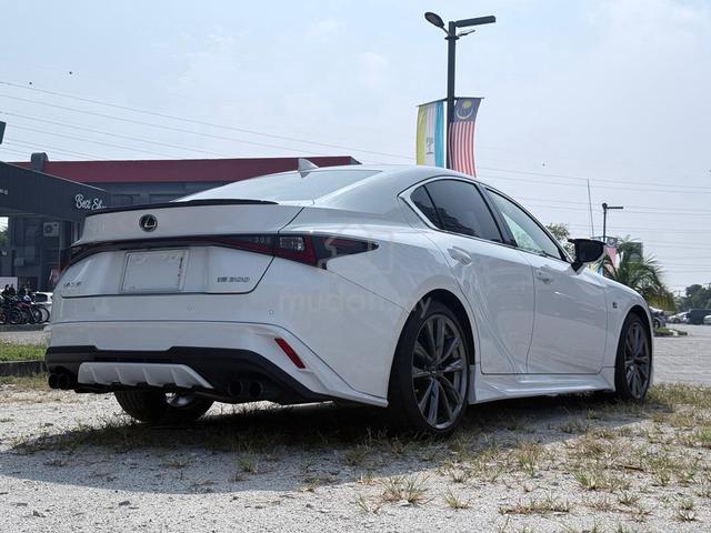 2022 Lexus IS300 2.0 F SPORT TRD BODYKIT [25K KM] - 4