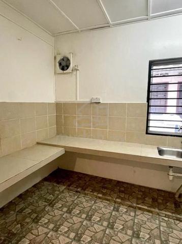 Taman Putra Indah,Seri Kembangan, 2 Storey Terrace Semi Furnished 1