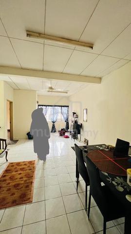Bukit Rimau Townhouse 1