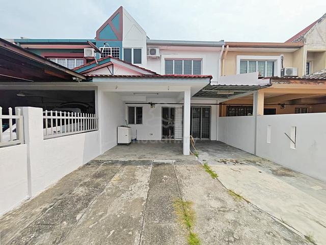 Newly Paint Double Storey Terraced House For Sale, Taman Kinrara 4 TK4 1