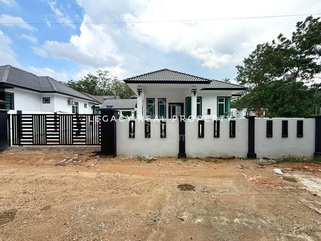 Banglo Moden 1 Tingkat Di Kg. Joh, Labok Machang. Untuk Dijual. 1