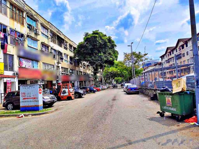 Suria Shop Apartment Suria, Damansara Damai, Petaling Jaya, Selangor 3