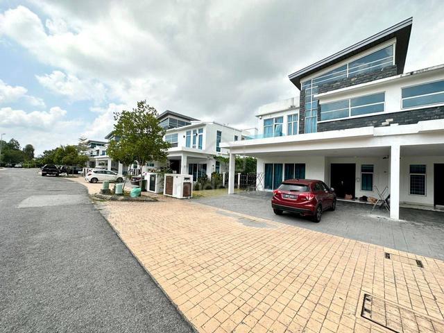 SPACIOUS 2 Storey SEMI D MyDiva Homes Perdana Lakeview East Cyberjaya 1