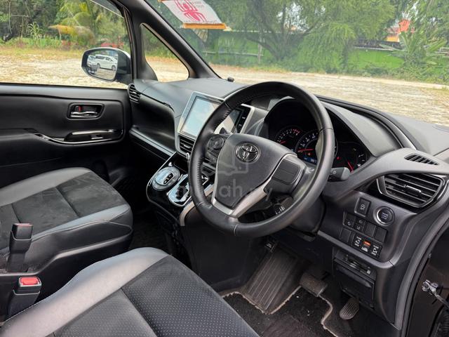【 RECOND,OFFER 】2021 Toyota VOXY 2.0 ZS KIRAMEKI 3 - 4