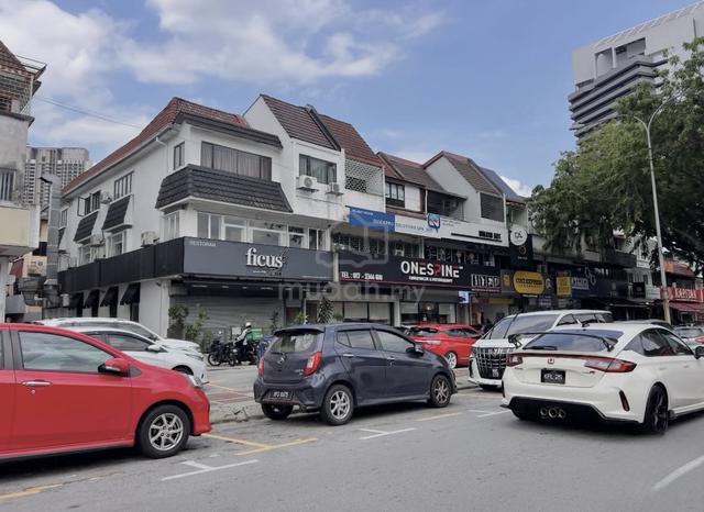 Super Hot & CrowdArea🔥3 Sty Shop Lot！Tmn Tun Dr Ismail (TTDI) KL！Rent 1