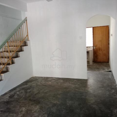 Double storey terrace house for rent (Taman bidara ) selayang, basic 1