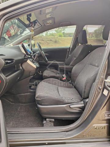 2012 Toyota WISH 1.8 X ZGE20G (A) - 5
