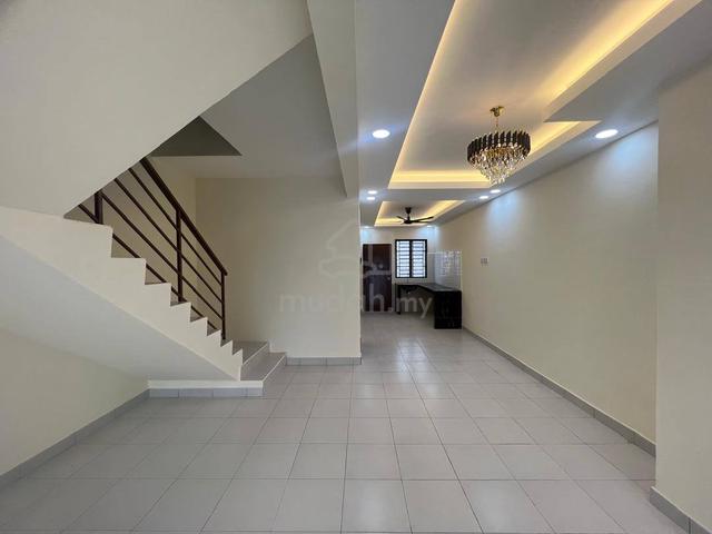 2.5 Storey Taman Scientex Kulai for Sale 🔥FULLY RENOVATED🔥 4
