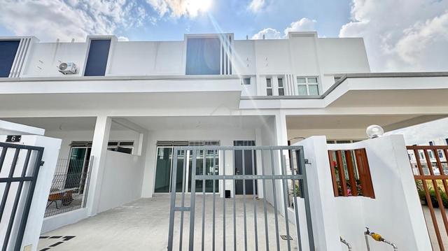 Perjiranan 14 Bandar Dato Onn 3bed Adda Height New Unit 2 Storey house 1