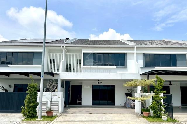 26x70 SQFT 💥 RENOVATED 2 Storey Superlink Sejati Lakeside Cyberjaya 1